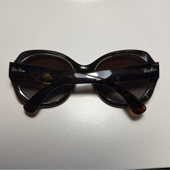 Ray-Ban RB4191 Polarized Tortoise Sunglasses with Gradient Lenses - Picture 13 of 16